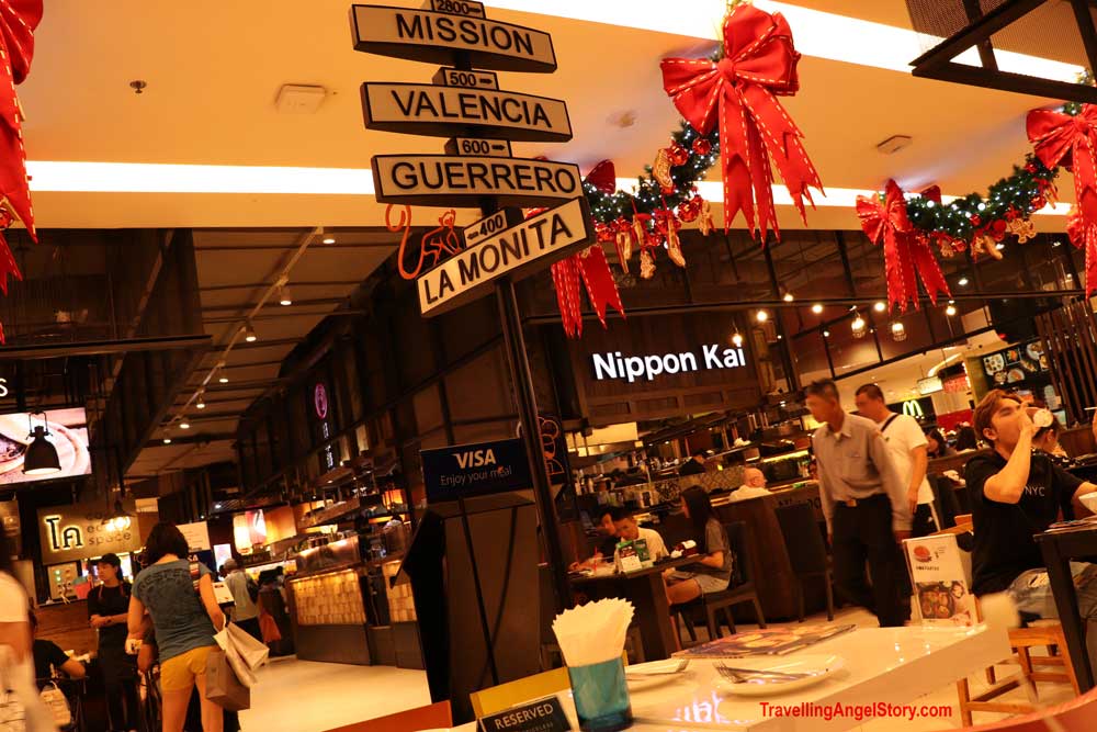 Food court in Siam Paragon Bangkok